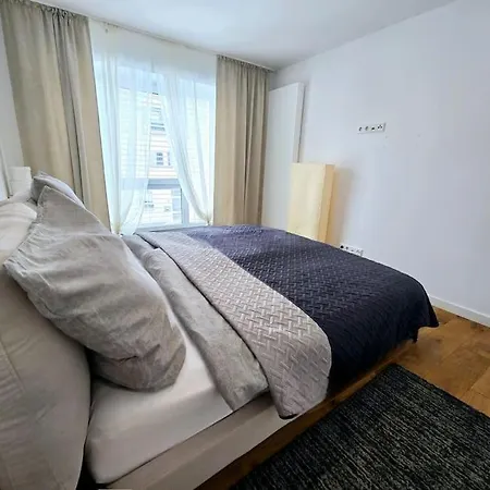 Apartment Elegantes Riverside Cologne