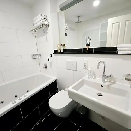 Elegantes Riverside Apartment *